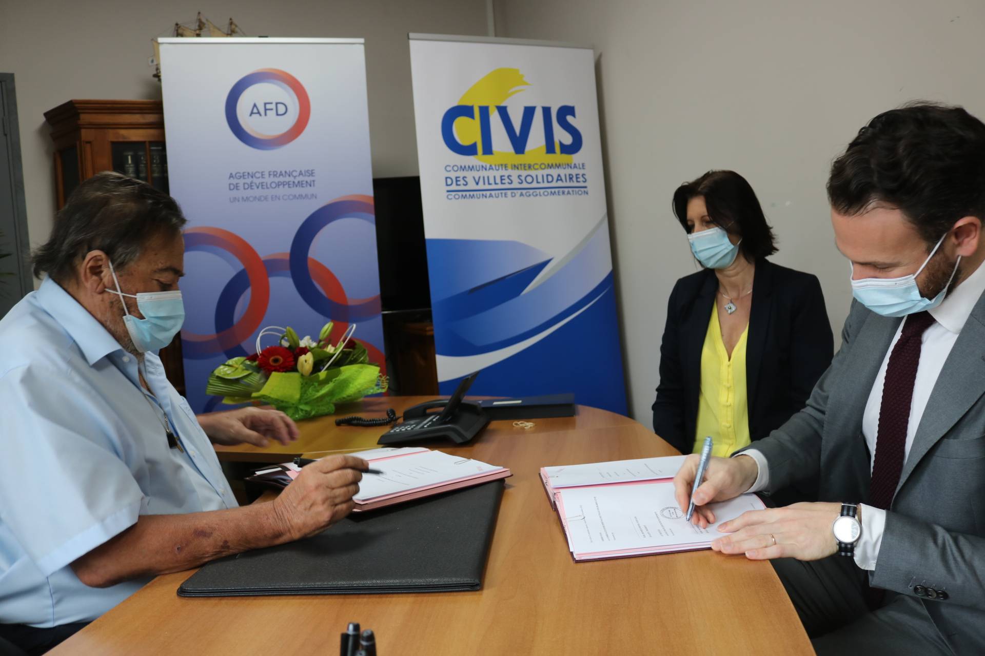 L'AFD et la CIVIS signent une convention de prêt